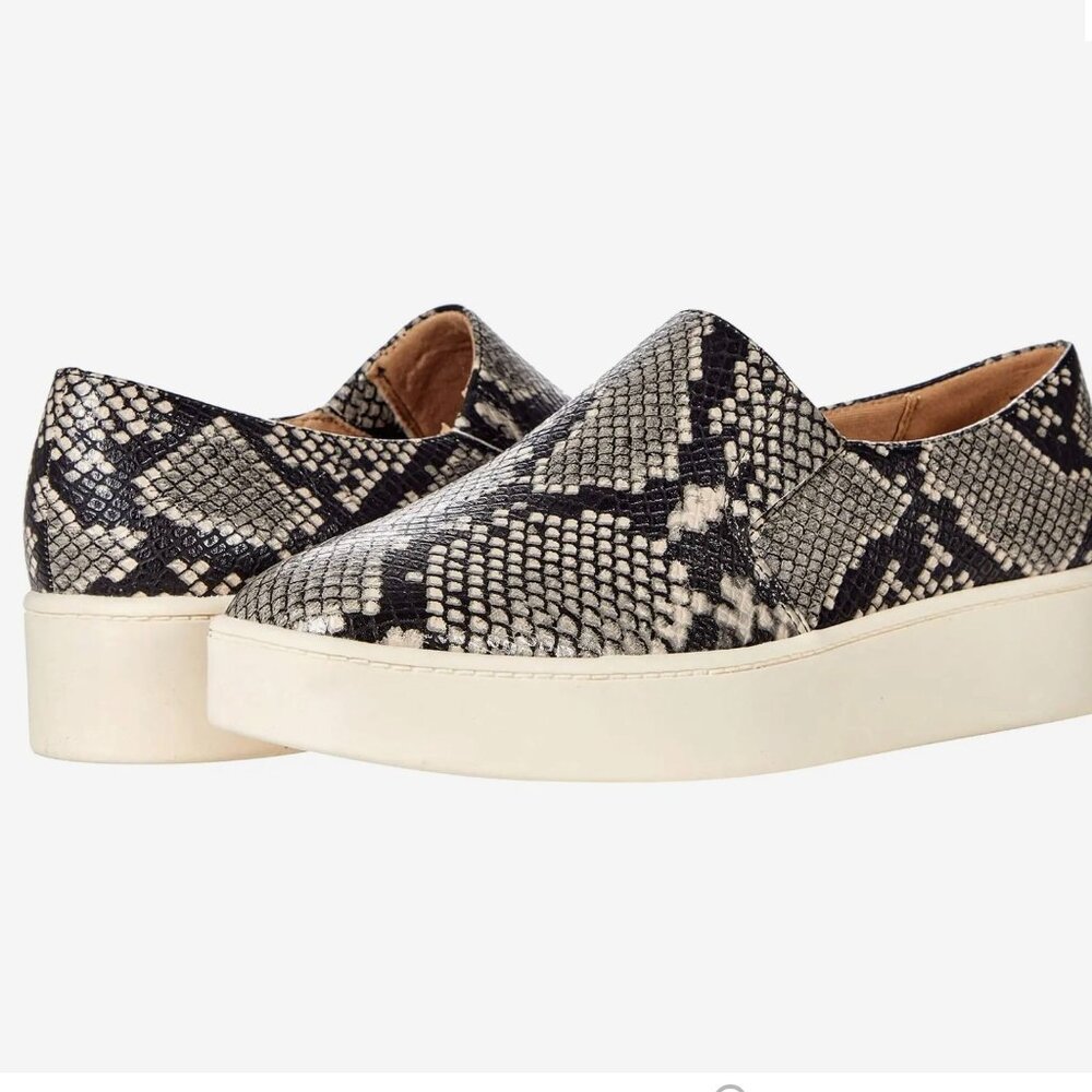 Baretraps Yannah NWOB Sz 6 Buff Slip On Sneaker - Picture 11 of 16